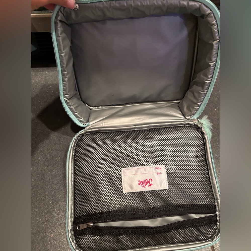 Justice Matching Backpack & Lunchbox - Picture 4 of 4